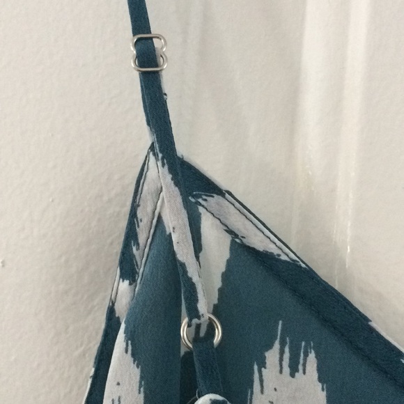 Equipment Layla Silk V-neck Cami Top size XS - Picture 8 of 8